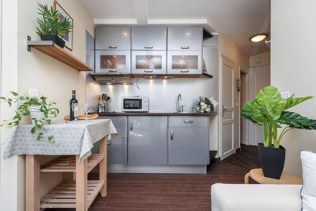 Stalingrad 32 - Cosy Apartement Close Old Port Nizza Esterno foto